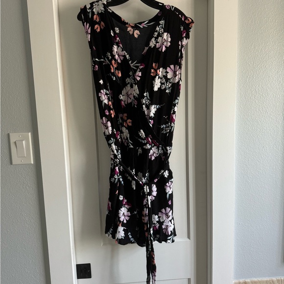LOFT Floral Romper, size M - Picture 3 of 4